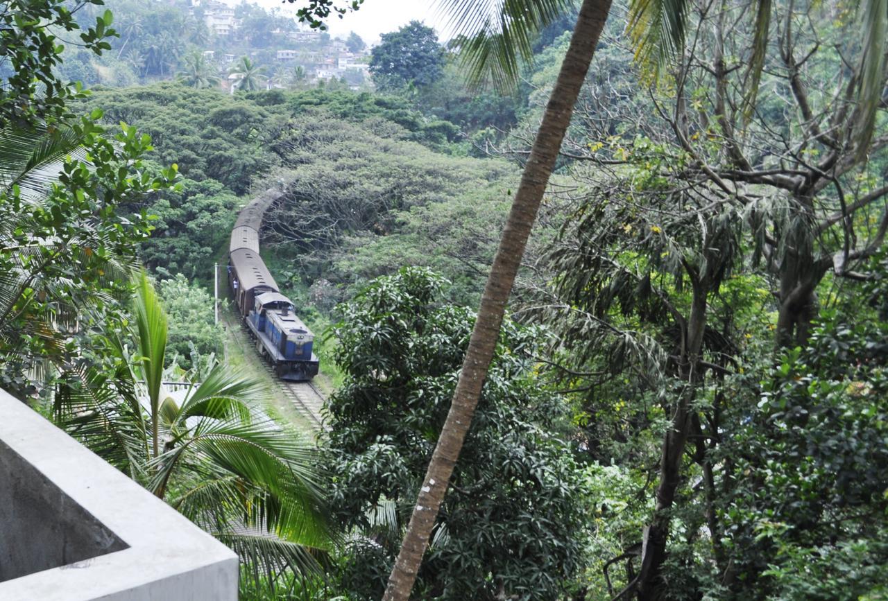 M&M Residence Kandy Exterior foto
